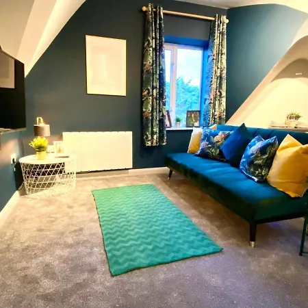 Beautiful Stylish 2 Bedroom Apartment! - 5 Minute Walk To The Best Beach! - Great Location - Parking - Fast Wifi - Smart Tv - Newly Decorated - Sleeps Up To 6! Close To Bournemouth & Poole Town Centre & Sandbanks Buitenkant foto