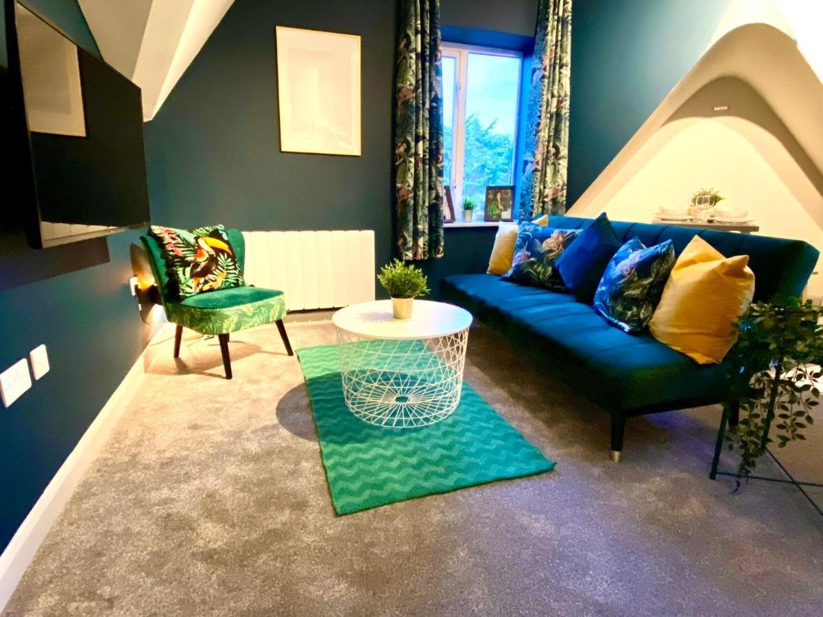 Appartement Beautiful Stylish 2 Bedroom Apartment! - 5 Minute Walk To The Beach! - Great Location - Parking - Fast Wifi - Smart Tv - Newly Decorated - Sleeps Up To 6! Close To & Poole Town Centre & Sandbanks Bournemouth