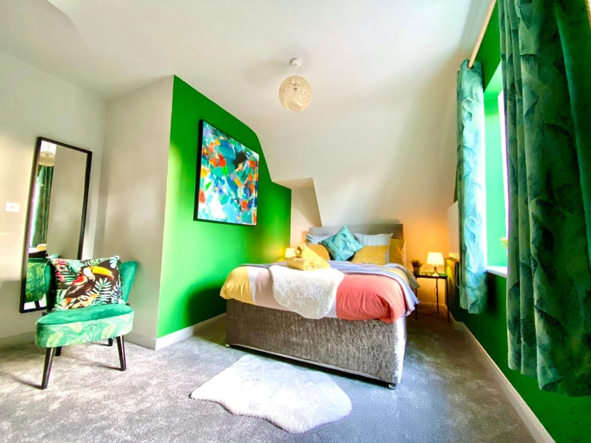 Appartement Beautiful Stylish 2 Bedroom Apartment! - 5 Minute Walk To The Beach! - Great Location - Parking - Fast Wifi - Smart Tv - Newly Decorated - Sleeps Up To 6! Close To & Poole Town Centre & Sandbanks *